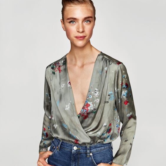 Zara Floral bodysuit with crossover neckline - Picture 3 of 5